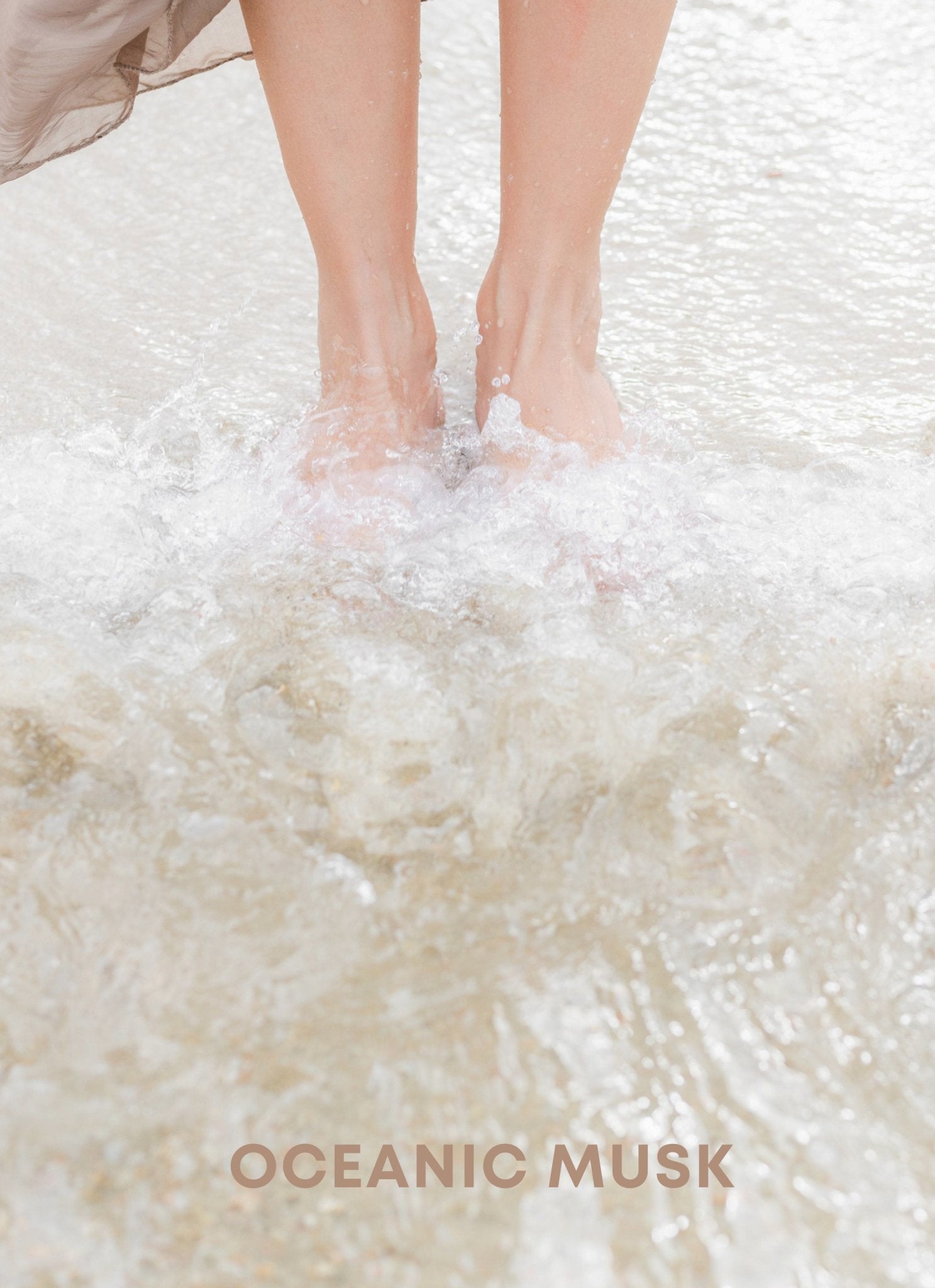 A captivating fragrance evoking the essence of the ocean, blending fresh marine notes with a hint of musk