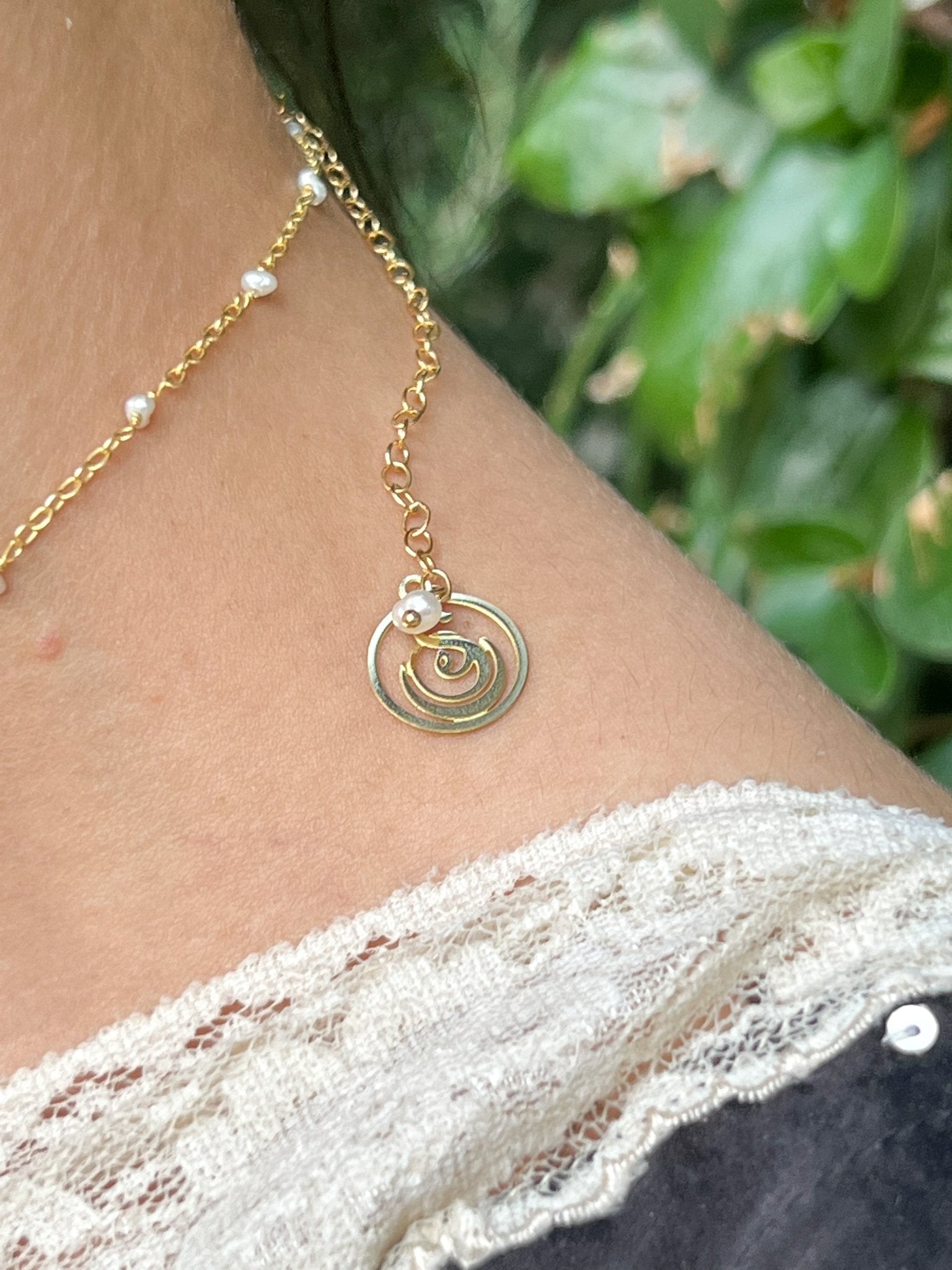 Sunstone Large Oval Pendant Necklace on Gold Chain with White Freshwater Pearls by Sage Machado - The Sage Lifestyle